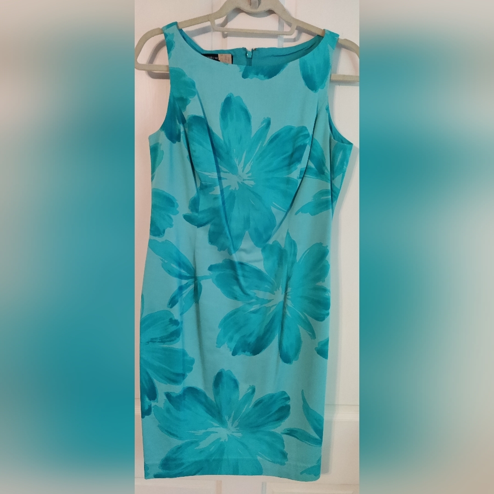 Flattering Fitted Teal Floral Shift Dress